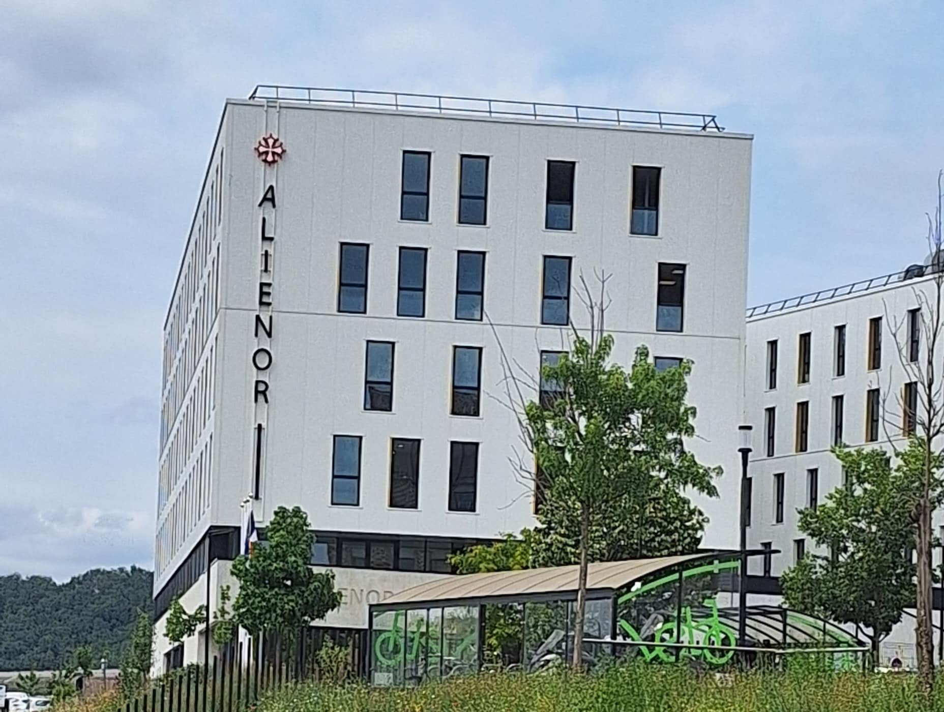 Lieu de l'agence Marine Angly dans l'espace Aliénor à Périgueux